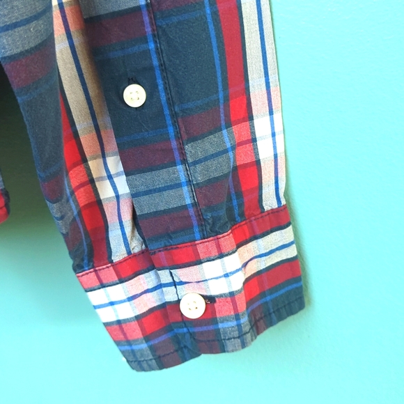 HOLLISTER | Men's Casual Button Down Long Sleeve Shirt - Picture 8 of 9